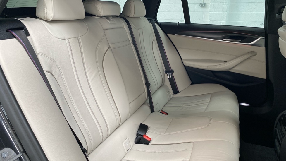 BMW 5 Series 4.8 550I V8 M Sport Euro 4 White #49