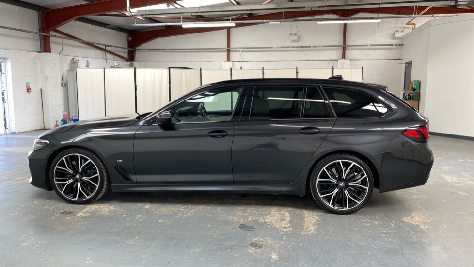 BMW 5 Series 4.8 550I V8 M Sport Euro 4 White #28