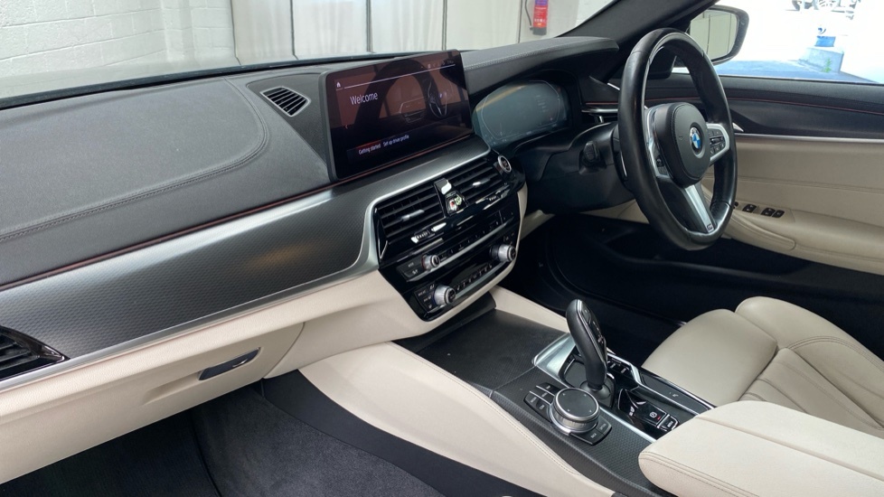 BMW 5 Series 4.8 550I V8 M Sport Euro 4 White #7