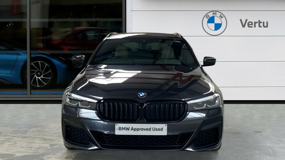 BMW 5 Series 4.8 550I V8 M Sport Euro 4 White #16