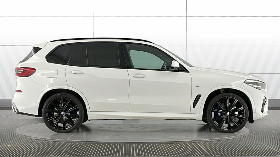 BMW X5 M M Sport White #3