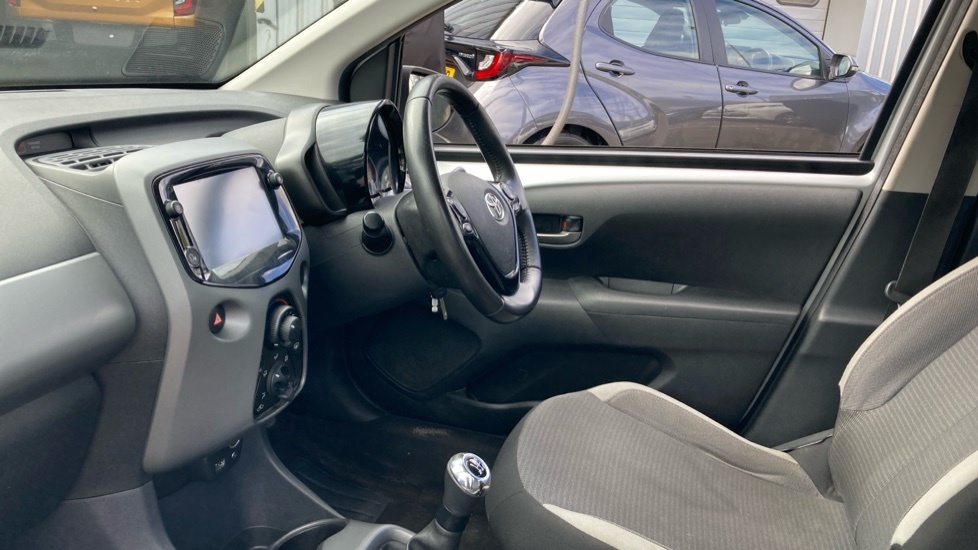 Toyota Aygo X X-play Silver #5