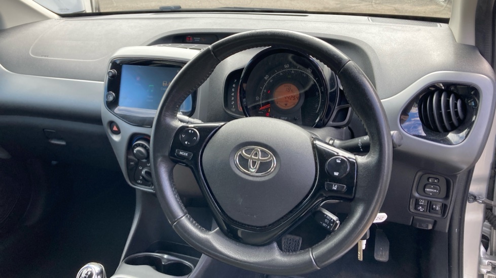 Toyota Aygo X Aygo X-play Tss Vvt-i White #7