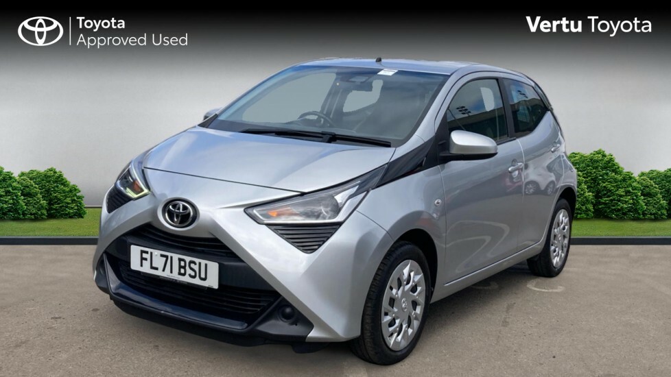 Toyota Aygo X X-play Silver #3