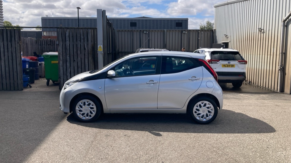 Toyota Aygo X Aygo X-play Tss Vvt-i White #24