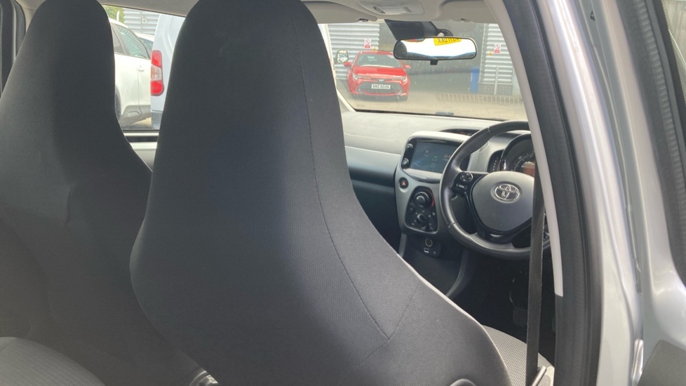 Toyota Aygo X Aygo X-play Tss Vvt-i White #19