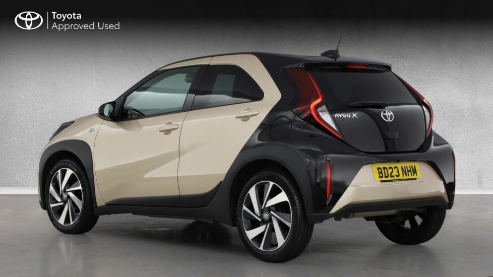 Toyota Aygo X Edge Beige #4