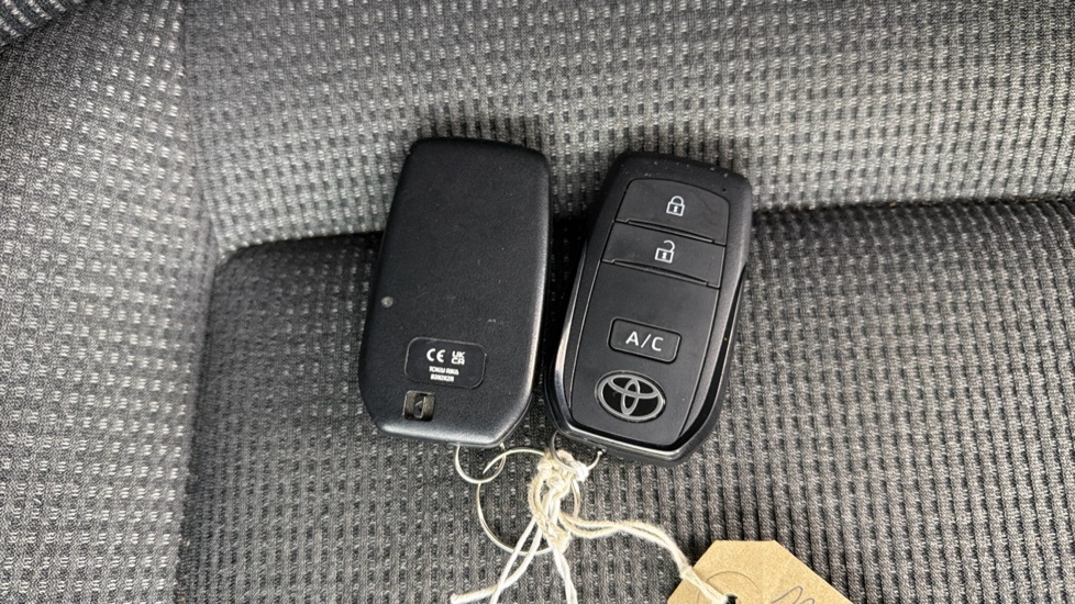 Toyota bZ4X 71.4 Kwh Vision Suv 11Kw Obc Silver #28