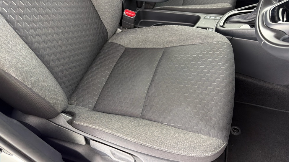 Toyota Yaris Cross Icon Blue #16