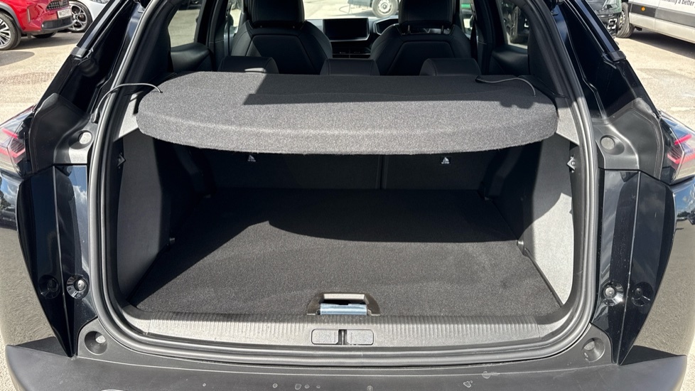 Peugeot 2008 Gt Black #4