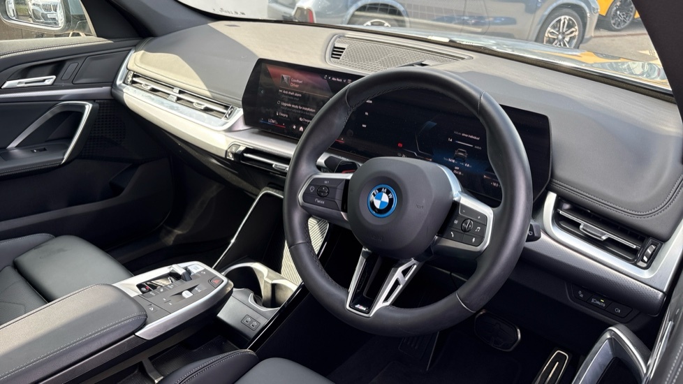 BMW iX1 M Sport #6