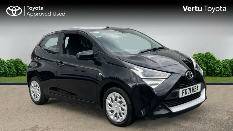 Toyota Aygo X X-play Black