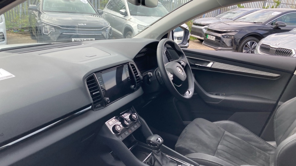 Skoda Karoq Se L White #2