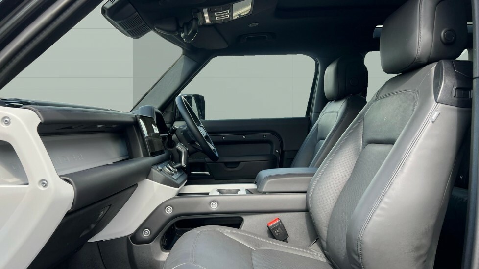 Land Rover Defender 90 X-dynamic Hse Grey #3