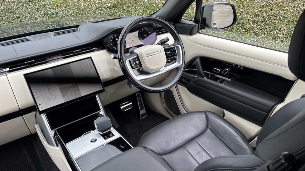 Land Rover Range Rover 4.4 P530 V8 Lwb Estate Black #24