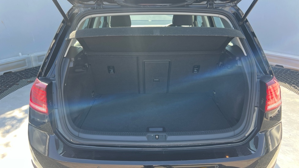 Volkswagen Golf Se Black #3