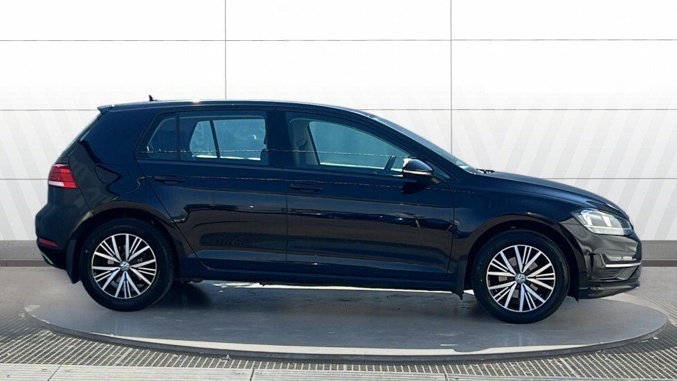 Volkswagen Golf Se Black #4