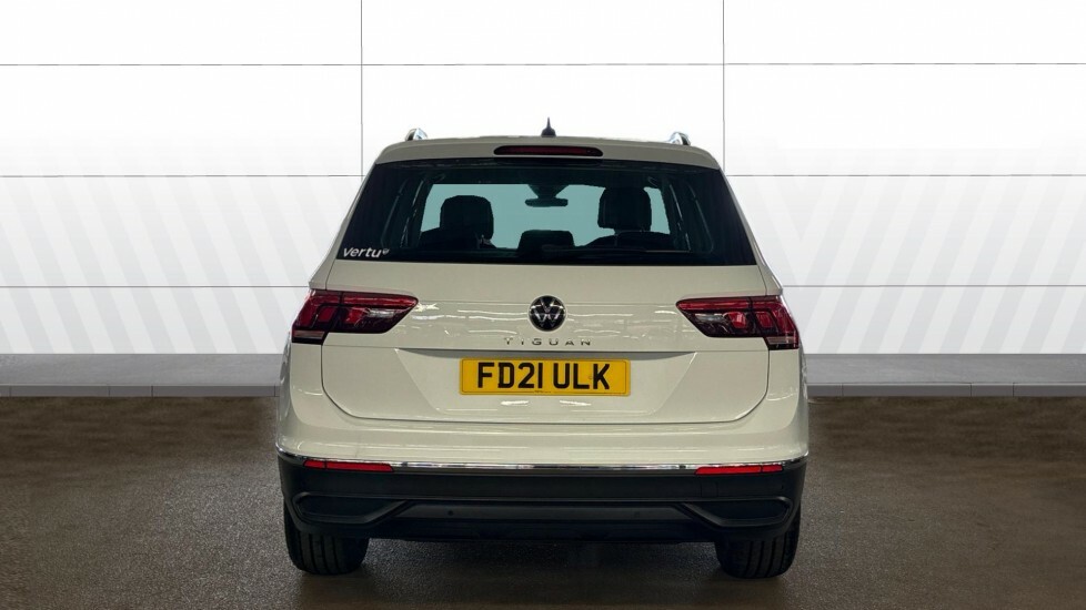 Volkswagen Tiguan Life White #6