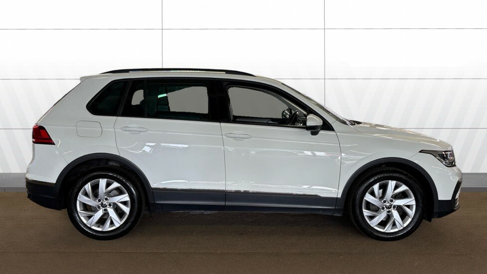 Volkswagen Tiguan Life White #5