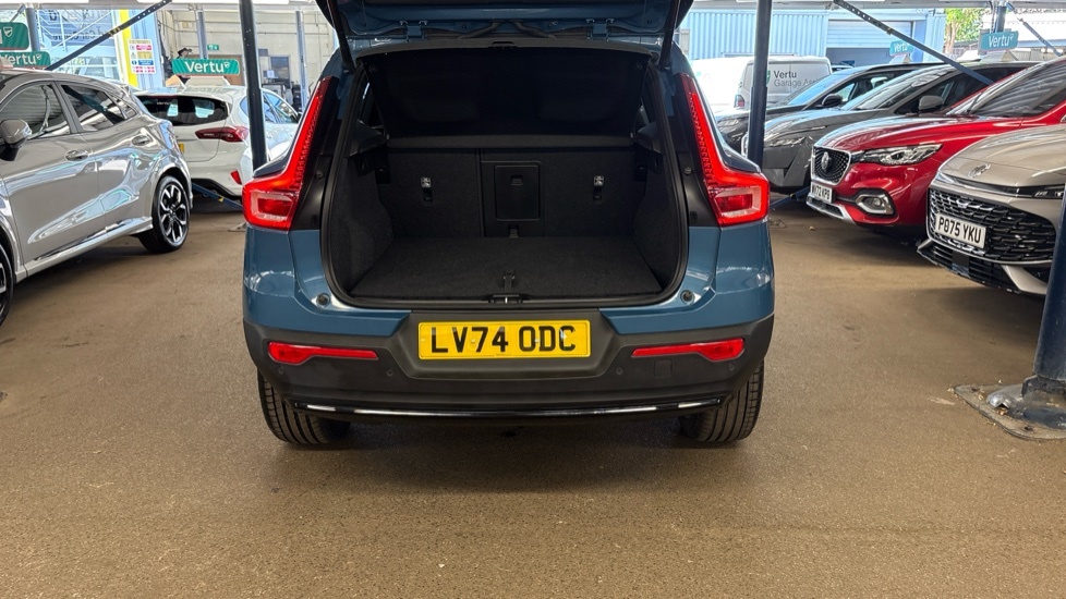 Volvo XC40 Ultra Blue #4