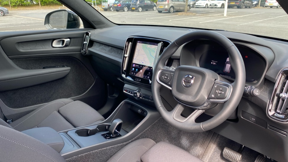 Volvo EX40 Core #4