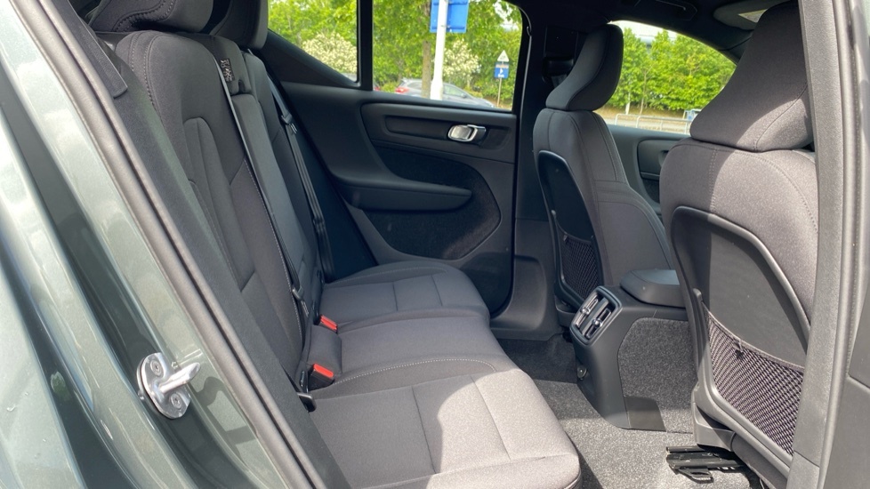 Volvo EX40 Core #6