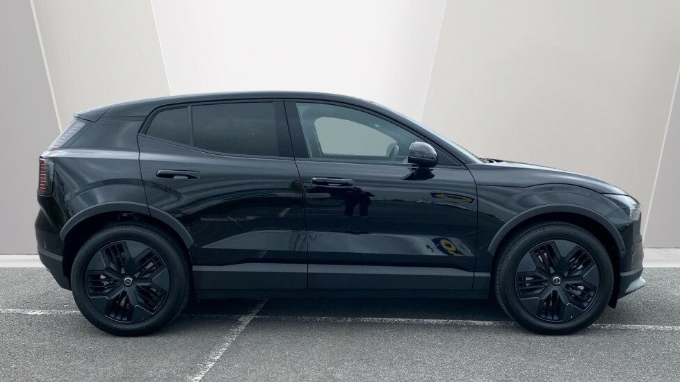 Volvo EX30 Cross Country Cross Country Ultra Black #3