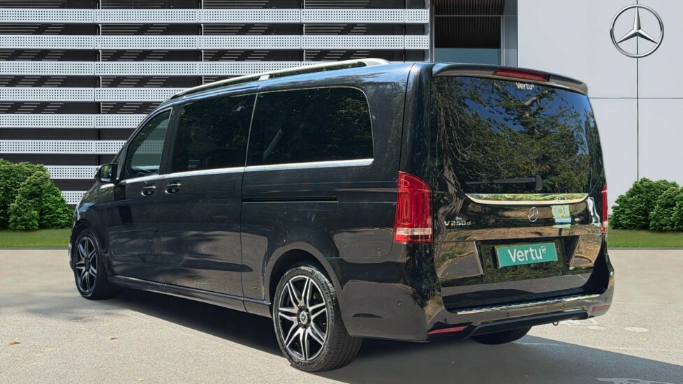 Mercedes-Benz V Class Amg Line Black #2