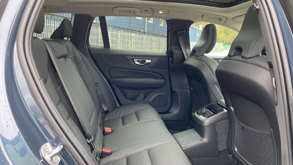 Volvo V60 Ultra Blue #6