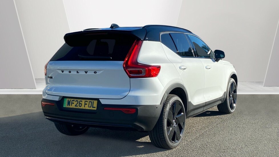 Volvo EX40 Ultra Black Edition White #2
