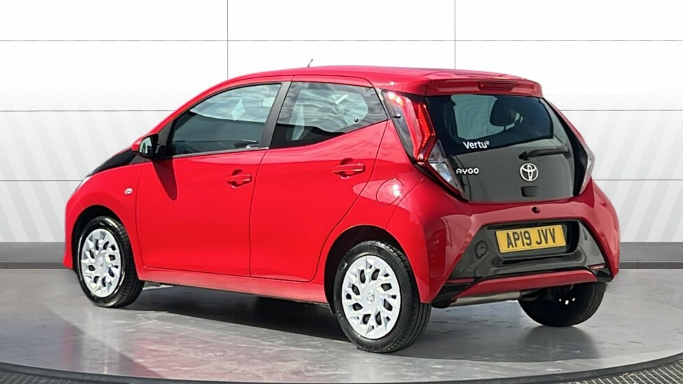 Toyota Aygo X X-play Red #2