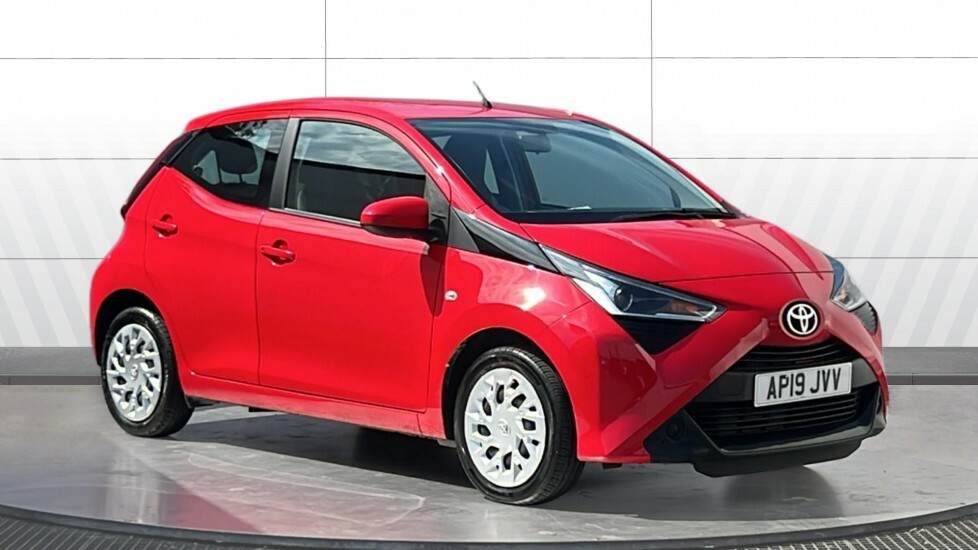 Toyota Aygo X X-play Red