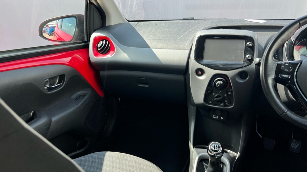Toyota Aygo X 1.0 Vvt-i X-trend Euro 6 Grey #14