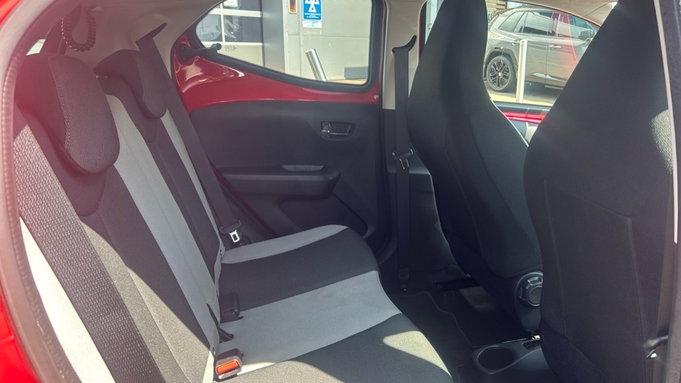 Toyota Aygo X 1.0 Vvt-i X-clusiv3 Euro 6 White #8