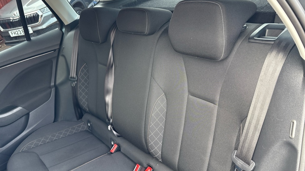 Skoda Kamiq Se L 1.0 Tsi 115 Ps Dsg Grey #16