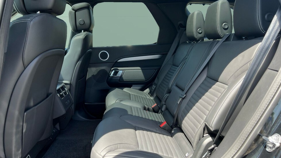 Land Rover Discovery Dynamic Hse Black #4