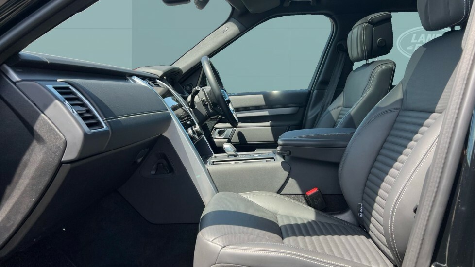 Land Rover Discovery Dynamic Hse Black #3