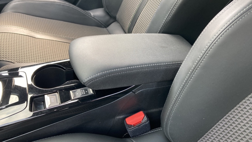 Peugeot 208 1.2 Puretech 100 Allure Cwvehiclemarketing Grey #18