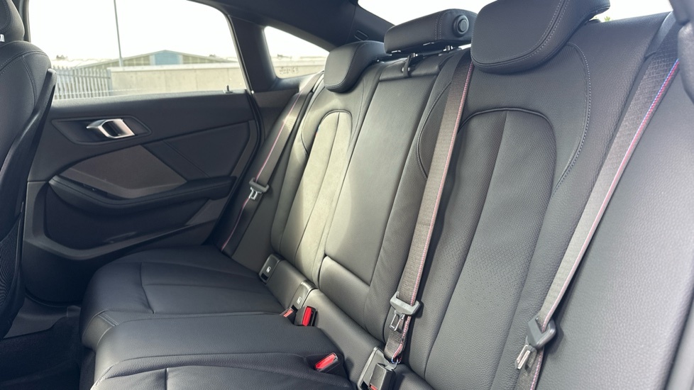 BMW 2 Series 1.5 218I M Sport Saloon Dct 136 Ps Black #12