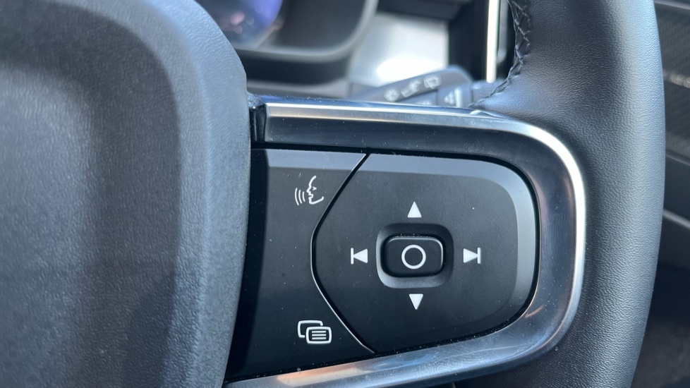 Volvo XC40 Ultra, B3 Mild Hybrid, Bright 21 Alloys Silver #28