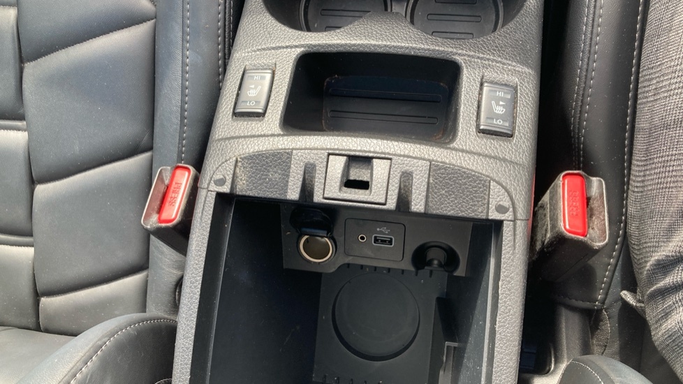 Nissan Qashqai 1.3 Dig-t N-connecta Glass Roof Pack Black #50