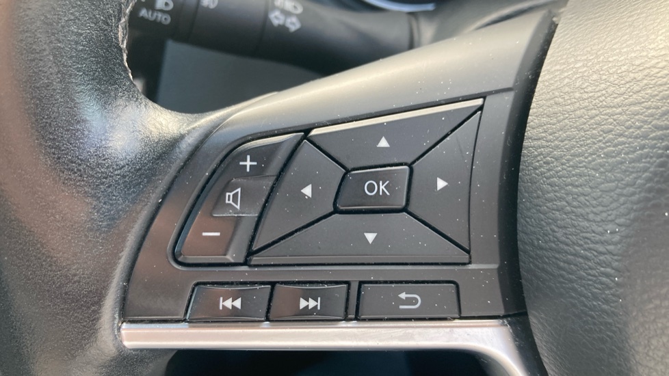 Nissan Qashqai 1.3 Dig-t N-connecta Glass Roof Pack Black #36
