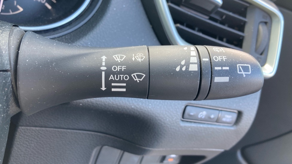 Nissan Qashqai 1.3 Dig-t N-connecta Glass Roof Pack Black #38