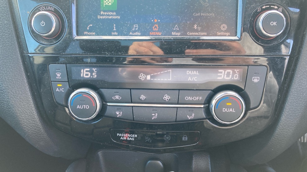 Nissan Qashqai 1.3 Dig-t N-connecta Glass Roof Pack Black #39