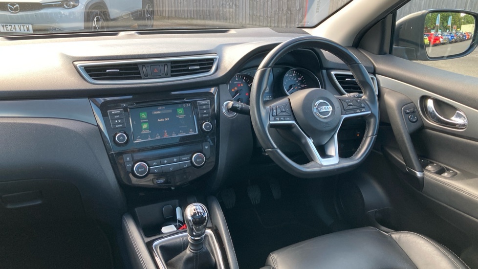 Nissan Qashqai 1.3 Dig-t N-connecta Glass Roof Pack Black #9