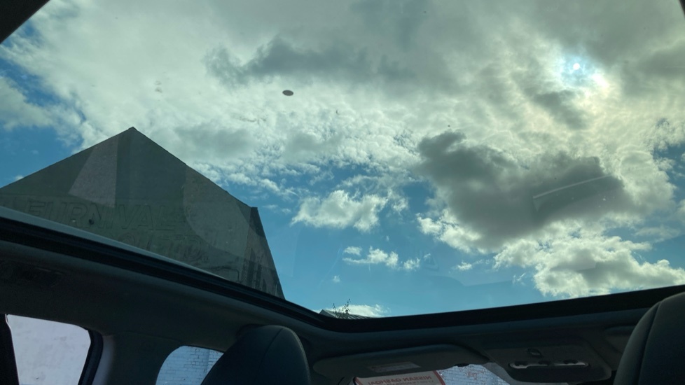 Nissan Qashqai 1.3 Dig-t N-connecta Glass Roof Pack Black #27