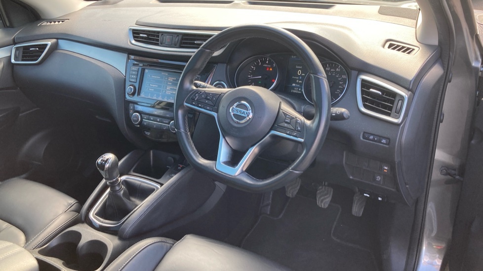 Nissan Qashqai 1.3 Dig-t N-connecta Glass Roof Pack Black #11