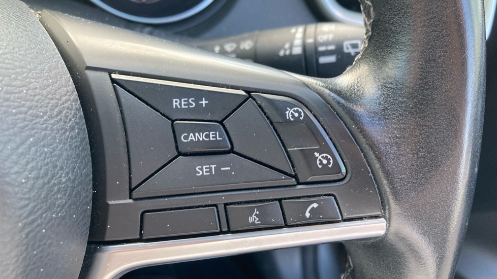 Nissan Qashqai 1.3 Dig-t N-connecta Glass Roof Pack Black #35