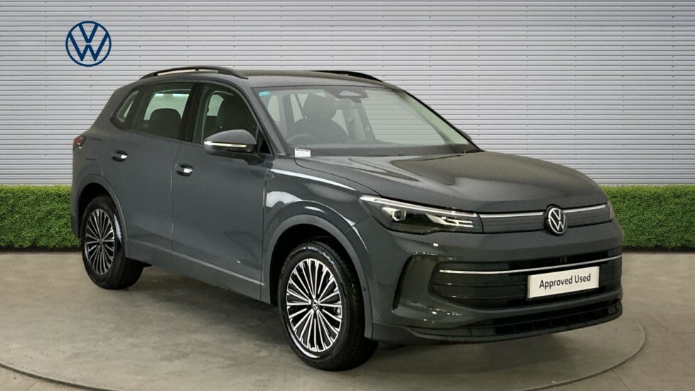 Volkswagen Tiguan Life Grey