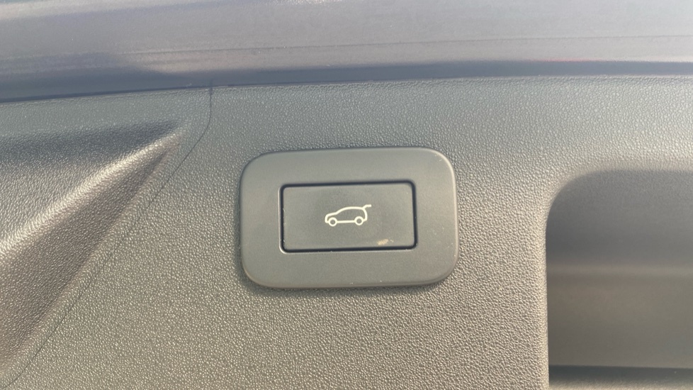 Land Rover Discovery Sport 1.5 P270e S 5 Seat Station Wagon White #21